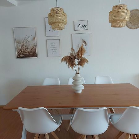 Stilvolle Ferienwohnung Free Parking, Space, Wlan Niestetal Exterior foto